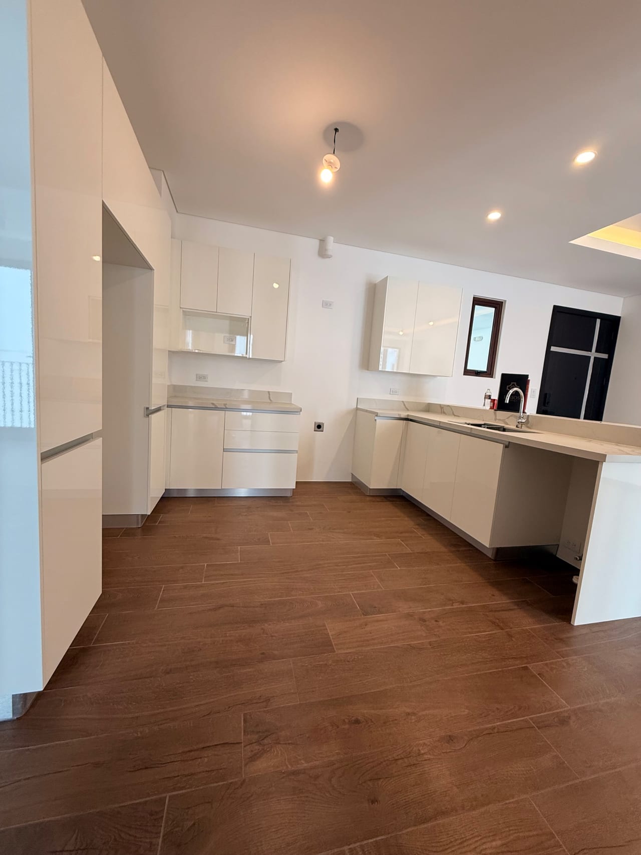Vendo lindo apartamento para estrenar en Cayala, Lirios 4 zona 16 — foto 6 de 9