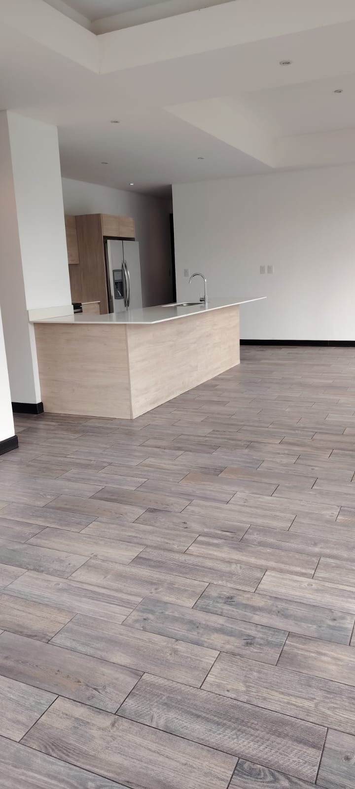 Rento apartamento en Lirios 1, Cayalá zona 16 — foto 4 de 7