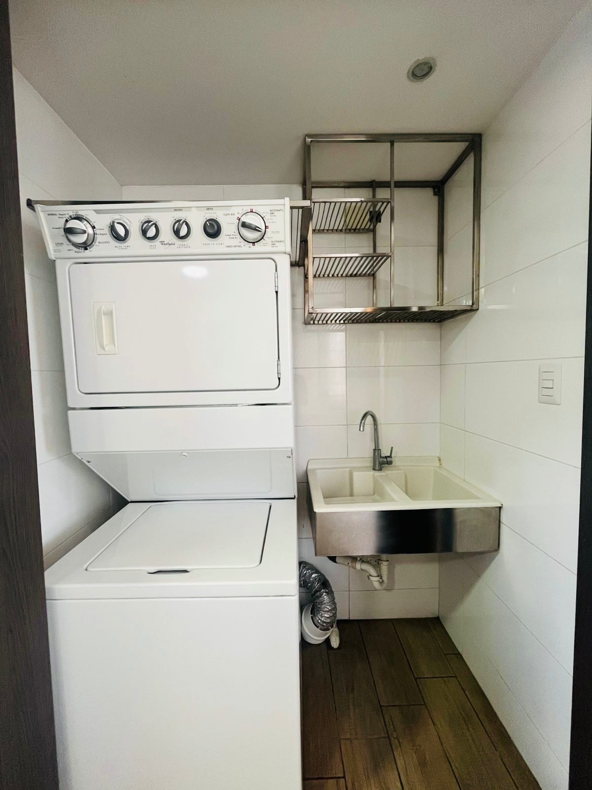 VENDO APARTAMENTO EN ZONA 10 — foto 4 de 6