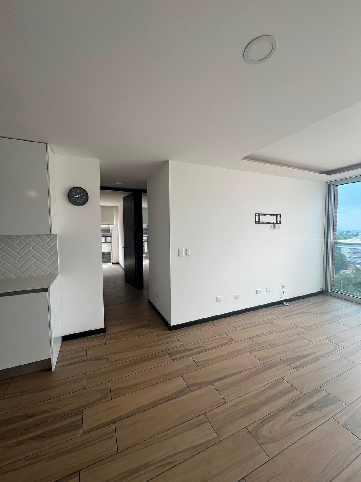 Rento apartamento en Edificio Moderno Zona 15 Vista Hermosa 1 dentro de garita — foto 3 de 7